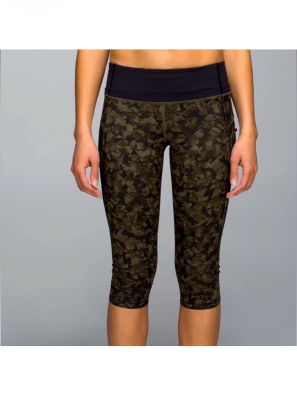 Lululemon Run: Top Speed Crop *Full-On Luxtreme. Size 4